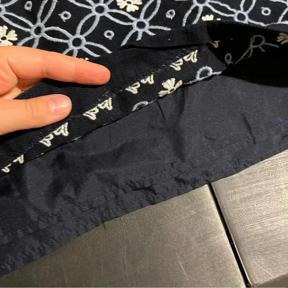 Loft Embroidered Floral Geometric Mini Skirt Size 14 Lined Navy Blue White - Picture 6 of 12